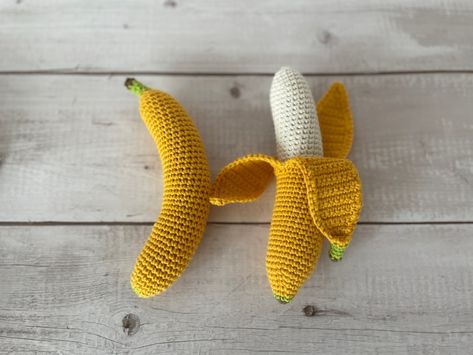 Banana Free Crochet Pattern - Peeled & Unpeeled Waldorf Montessori, Crochet Organizer, Banana Pattern, Crochet Fruit, Fruit Food, Food Patterns, All Free Crochet, Crochet Food, Organic Cotton Yarn