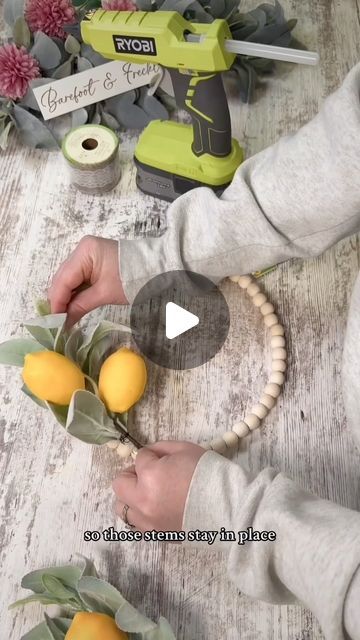 Dollar Tree Beaded Wreath, Lemon Wreath Diy, Spring Dollar Store Crafts, Farmhouse Wreath Diy, Lemon Wreaths, Diy Dollar Tree Centerpieces, Dollar Tree Easter Crafts, Beaded Wreath, Dollar Tree Centerpieces