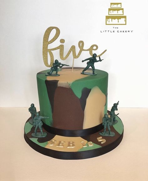 Army Army Cake Ideas, Easy Fortnite Cake, Arcade Cake, Soldier Cake, Cake Ideas For Boys, Fortnite Birthday Party Ideas, Army Birthday Cakes, Fortnite Birthday Cake, Cake Fortnite