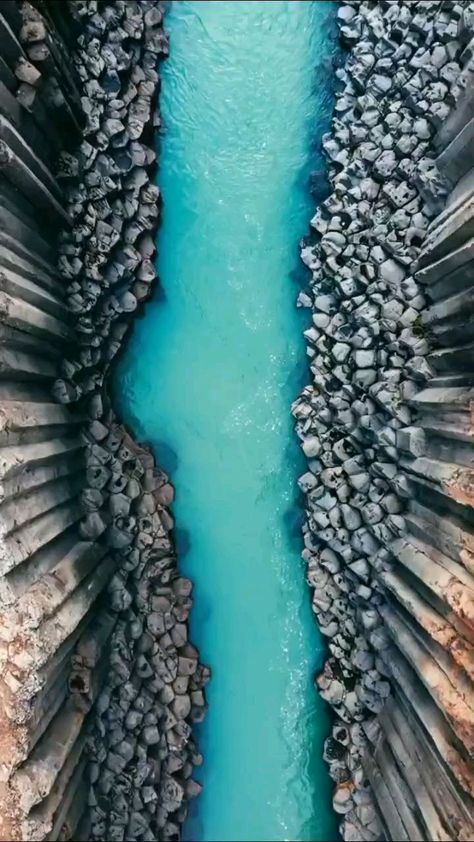 Basalt Columns, Video Nature, Places In The World, Idul Fitri, Beautiful Places Nature, Beautiful Photos Of Nature, Beautiful Places In The World, Beautiful Nature Pictures, Beautiful Places To Travel