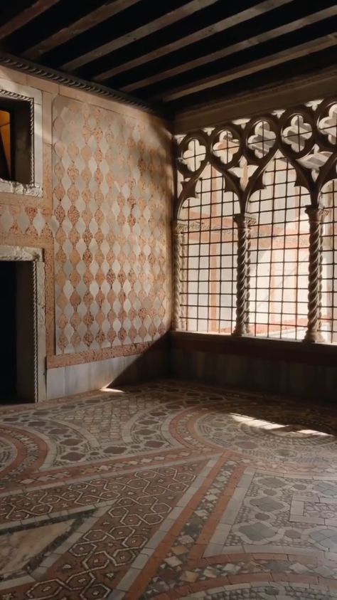 Venice Palazzo Interior, Palazzo Italy, Palazzo Interior, Venetian House, Italian Palace, Venetian Palazzo, Venice Palazzo, Italian Gothic, Historical Interior