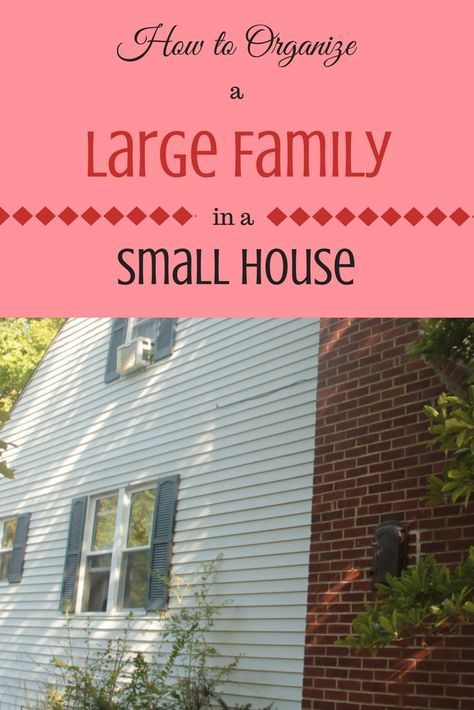 How to Organize a Large Family in a Small House It's aggravating trying to fit all the things a large family needs into a small home. Try these tips to make your small space more livable. Large Family Organization, Large Families Living, Small House Organization, Family Closet, A Small House, Affordable Interior Design, Organized Living, Family Organizer, Small Space Gardening