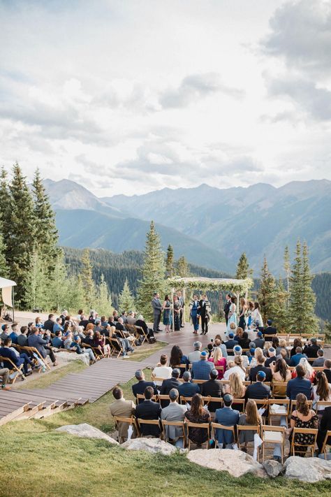 The Most Breathtaking Wedding Venues in Colorado | The Little Nell | Photo: Tara Marolda Wedding Venues In Colorado, Chile Colorado, Event Venue Spaces, Winter Park Colorado, Mountain Wedding Venues, Telluride Colorado, Durango Colorado, Estes Park Colorado, Mountain Wedding Colorado