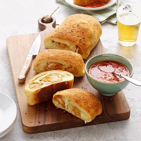 Chicken Parmesan Stromboli Family Recipies, Meals Summer, Turkey Meals, Home Chicken, Recipes With Parmesan Cheese, Main Recipes, Breaded Chicken Tenders, Stromboli Recipe, Lemon Shortbread Cookies