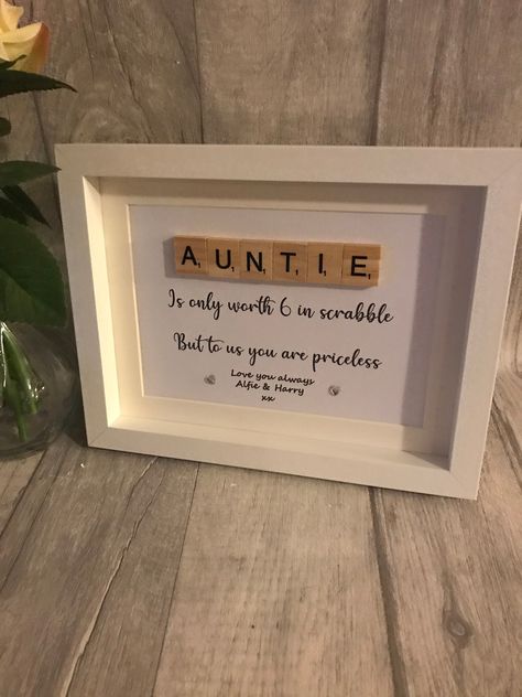 Diy Gift For Aunt, Auntie Gift Ideas, Diy Gifts For Aunt, Scrabble Gifts, Auntie Quotes, Scrabble Frame, Scrabble Art, Gifts For Aunt, Auntie Gifts