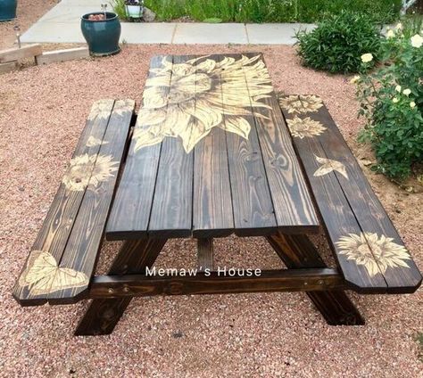 Painted Picnic Tables, Picnic Table Makeover, Table Makeover, Cute Diy, Household Furniture, Landscape Projects, Outdoor Tables, Blank Canvas, Hello Summer