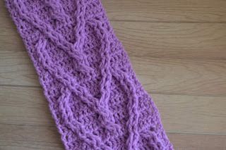 The Lazy Hobbyhopper: Crochet cable hearts earwarmer - free pattern Cable Stitch Knit, Crochet Cables Pattern, Crochet Cables, Crochet Cable Stitch, Back Post Double Crochet, Crocheted Hats, Front Post Double Crochet, Crochet Cable, Easy Crochet Baby