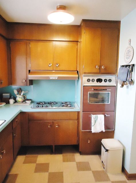 1958 Kitchen, Retro Homes, Midcentury Kitchen, 1950s Home, Semi Custom Cabinets, Mcm Kitchen, 1950s Kitchen, Kitchen Cabinets Ideas, Mcm House