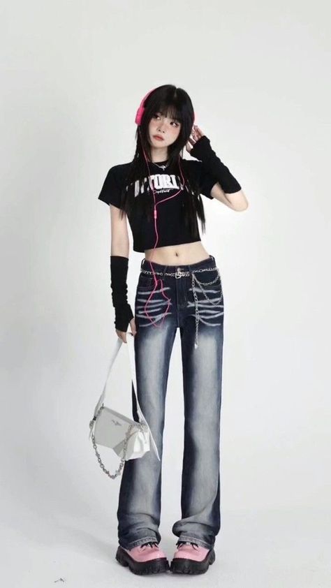 𝒔𝒂𝒗𝒆 𝒂𝒏𝒅 𝒇𝒐𝒍𝒍𝒐𝒘 𝒇𝒐𝒓 𝒎𝒐𝒓𝒆 Taobao Fashion Outfits, Japan 2000s Fashion, Pose Mannequin, Japanese 90s, Japanese Y2k, 2000s Japanese Fashion, Fashion 2000s, 일본 패션, Outfits 90s