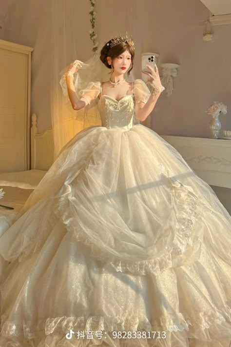 Ball Room Gowns, Princess Ball Gowns Fantasy Fairytale, Fairytale Dress Princesses Ball Gowns, Princess Wedding Dresses Ball Gown Fairytale, Ball Gowns Fantasy, Princess Dress Fairytale, Poofy Dress, Pretty Quinceanera Dresses, Sparkle Wedding Dress