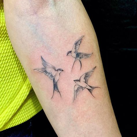 Tattoos That Symbolize Family, Three Little Birds Tattoo, 3 Birds Tattoo, Swallow Tattoo Meaning, Little Birds Tattoo, Tattoo Birds, Swallow Tattoo Design, Bird Tattoos Arm, Swallow Bird Tattoos