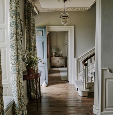 The hallway of a stunning Georgian Manor House, featuring our Glass Globe Lantern and Abbeyleix Table Lamp. Beautifully designed by @simshilditch . . . #vaughan #vaughandesigns #design #interior #interiordesigninspo #lighting #english #manor #tradditional #lantern #hallway Hallway Flooring Ideas, Cottage Hallway, Georgian Manor House, Georgian Manor, Globe Lantern, Hallway Paint, Hallway Colours, Green Hallway, Narrow Hallway Decorating