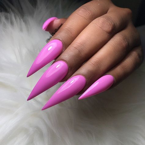 Pink Pointy Nails, Pointy Nail Designs, Pink Stiletto Nails, Plum Nails, Long Stiletto Nails, Curved Nails, Pointy Nails, Light Nails, French Tip Acrylic Nails