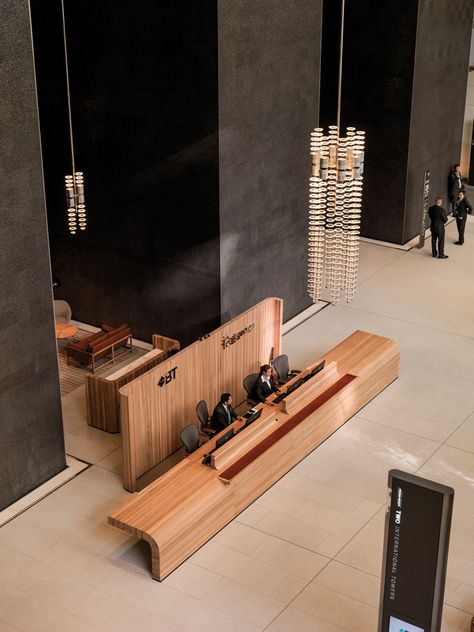 International Towers Sydney Tower 2 Lobby by Woods Bagot Interior Pillars, Sydney Tower, Reception Table Design, Lobby Ideas, Lobby Decor, Hotel Lobby Design, Ocicat, Lobby Interior Design, Reception Desk Design