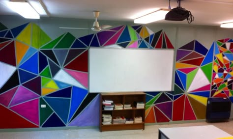 Miss Gauci's Art Classroom. Inspiring creativity. Art Classroom Design, Room Decor Ceiling, Art Classroom Organization, Artsy Decor, School Hallway, Elementary Art Rooms, Decor Ceiling, Collaborative Art Projects, Hallway Art