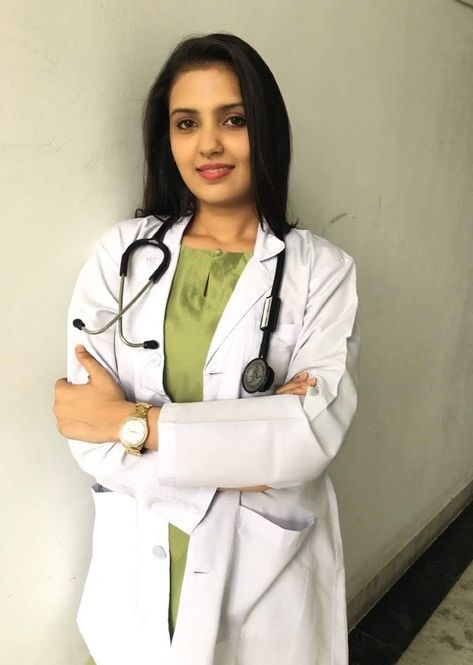 Doctor Dpz, Lady Doctor, I Am A Doctor, Nurse Pics, Car Conversion, Doctor Dress, Hospital Pictures, Doctor Outfit, Dhoni Wallpapers