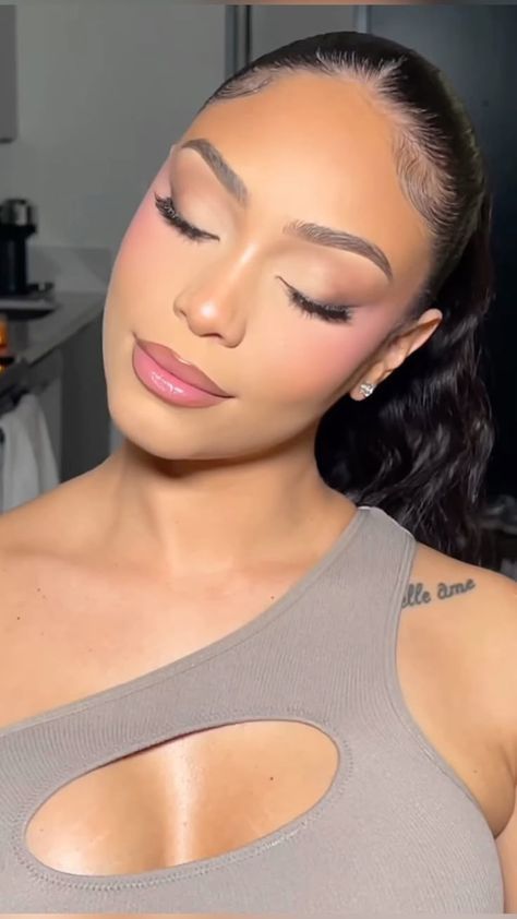 Day Makeup Looks Natural Simple, Pink Blush Makeup Looks, Natural Full Glam Makeup, Full Beat Makeup, Soft Beat Makeup, Pink Blush Makeup, Flawless Face Makeup, Senior Picture Makeup, Birthday Makeup Looks