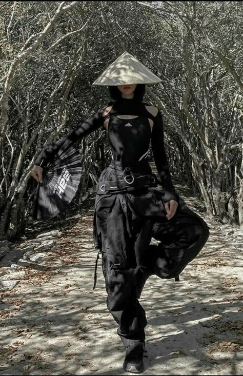 Samurai Clothing, Looks Hip Hop, Ninja Outfit, Techwear Outfits, Urban Ninja, Techwear Fashion, Tech Wear, Cyberpunk Fashion, Tomboy Style Outfits