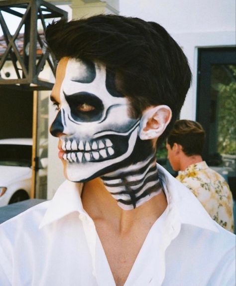 Simple Skeleton Makeup Men, Mens Skeleton Makeup, Easy Halloween Makeup Men, Men’s Skeleton Makeup, Dia De Los Muertos Make Up For Men, Halloween Makeup Men Beard, Men Halloween Makeup, Halloween Makeup Videos, Halloween Makeup Men