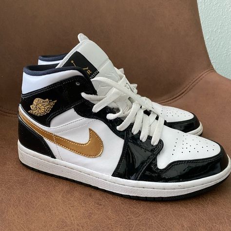 Jordan 1 Mid Patent Black White Gold Used Black And Gold Nike Shoes Air Jordans, Black And Gold Nike Shoes, Tenis Nike Jordan, Black And Gold Jordans, Gold Nike Shoes, Black And Gold Sneakers, Black White Jordans, Black And Gold Shoes, Jordan Gold