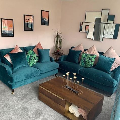 Sofa Colour Combinations Color Schemes, Green Front Room, Teal Sofa Colour Scheme, Living Room Teal Couch, Teal Sofa Living Room Decor, Blue Sofa Living Room Color Combinations, Teal Couch Living Room, Ikea Livingroom, Teal Sofa Living Room