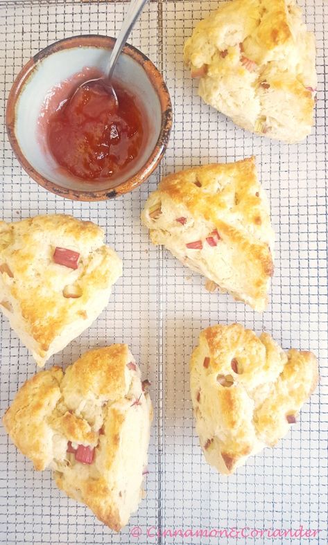 rhubarb scones w Scones With Sour Cream, Sour Cream Scones, Rhubarb Scones, Rhubarb Desserts, Cream Scones, Ultimate Breakfast, Rhubarb Recipes, Scone Recipe, Breakfast Treats