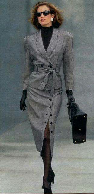 Fashion 80s Women, 80s Women, 1980's Fashion, Woman Walking, Fashion 80s, Chique Outfits, Paris Mode, Power Dressing, Classy Work Outfits