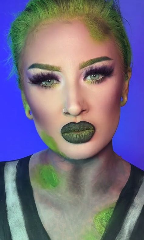 Beetlejuice Lips Beauty Trend Backlash: 'An Influencer's Nightmare' Women Beetlejuice Makeup, Beetlejuice Makeup Ideas, Beetlejuice Female, Beetlejuice Inspired Makeup, Female Beetlejuice Makeup, Beetlejuice Makeup Glam, Beetlejuice Lips, Beetlejuice Makeup Female, Beetlejuice Halloween Costume