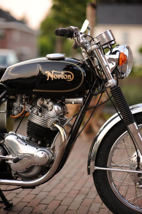 Norton Bike, Norton Motorcycle, Norton Commando, Bike Engine, British Motorcycles, Bobber Motorcycle, Classic Motors, Mv Agusta, Old Bikes