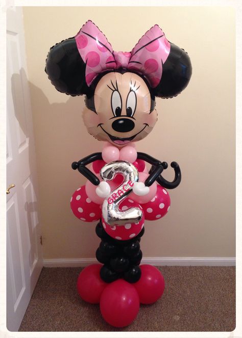 Minnie birthday balloon display. Created by Balloonblooms.co.uk Minnie Birthday Balloons, Minnie Balloon Bouquet, Mickey And Minnie Balloons, Balloon Mickey Mouse, Minnie Mouse Ballon Arrangement, Black Party Decorations, Minnie Mouse Decorations, Minnie Mouse Balloons, Minnie Mouse Birthday Party Decorations