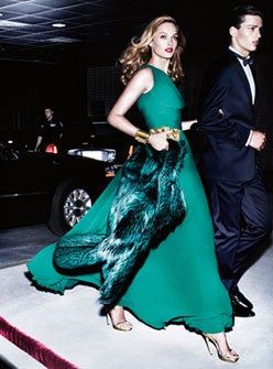 Can You Guess The Internet’s Most Popular Fashion Brand? #refinery29 Evelyn Hugo, Flower Girl Shoes, Under Your Spell, Green Inspiration, Dark Green Aesthetic, Dress Aesthetic, Green Aesthetic, Gold Details, Black Tie