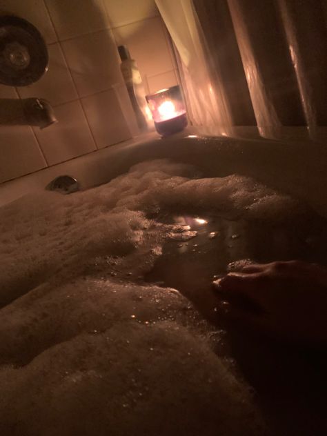 Bubble Bath Ideas, Bathing Aesthetic, Bath Vibes, Romantic Bubble Bath, Bubble Bath Aesthetic, Bathtub Aesthetic, Bath Aesthetic, Black Femininity, Dreamy Room