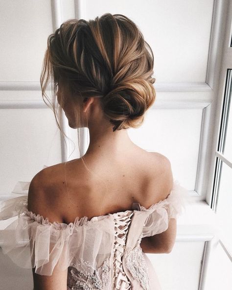 Side Buns Wedding Hairstyles: 21 Trendy Styles FAQs Messy Side Buns, Wedding Side Bun Hairstyles, Hairstyles Side Bun, Bridal Side Bun, Buns Wedding Hairstyles, Wedding Hairstyles Side, Side Braid Wedding, Side Bun Wedding, Low Side Bun