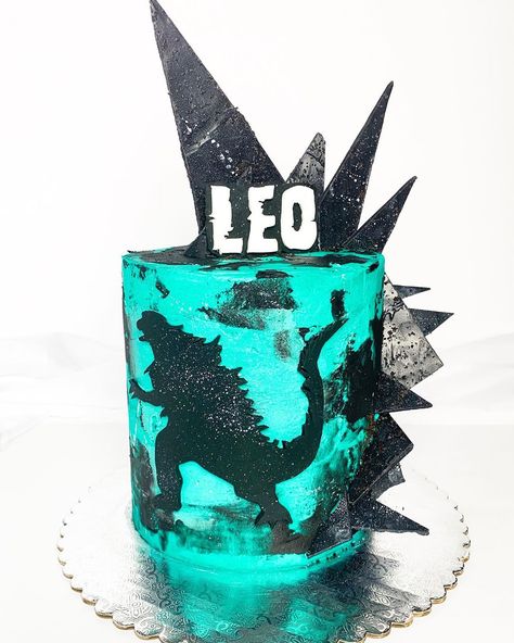 King Kong Vs Godzilla Birthday Cake, Godzilla King Kong Cake, Godzilla Birthday Cake Ideas, Godzilla Themed Birthday Party, Godzilla Birthday Party Cake, King Kong Vs Godzilla Cake, Godzilla Cupcakes, Godzilla Vs Kong Cake, Godzilla Wallpaper Iphone