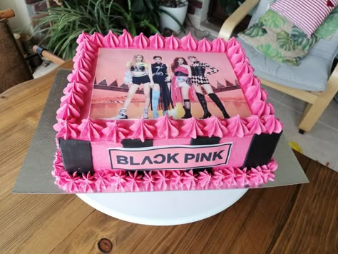 Pastel Blackpink, Black Pink Cake, Blackpink Cake, Blackpink Pasta, Pink Birthday Theme, Bts Cake, 10 Birthday Cake, Birthday Party Desserts, Blackpink Square Up