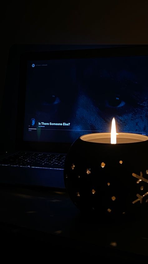 Night Candle Aesthetic, Candle Pics, Playlist Aesthetic, Night Candle, Aesthetic Atmosphere, Aesthetic Candle, Candle Night, Aesthetic Candles, Pics Ideas