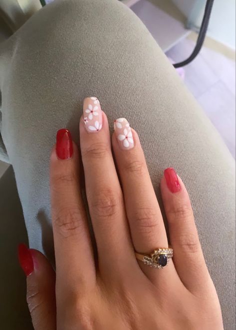 Middle And Ring Finger Accent Nails, White Nails With Red Flowers, Red And White Flower Nails, Middle Finger Nail Design, Nails With Accent Finger, Nails With Red Accent, Red Nails With Accent, Acrylic White Tips, Eid Nails