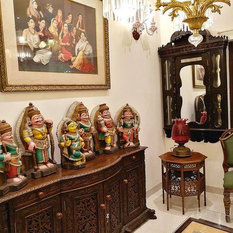 Indian Academia, Ancient Indian Paintings, Antique Indian Furniture, Victorian Clocks, Golu Dolls, Grandfather Clocks, Indian Room Decor, Victorian Table, India Home Decor