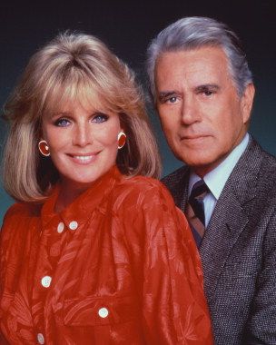 Dynasty tv show - Google Search Linda Evans Dynasty, Blake Carrington, Carrington Dynasty, Lesley Anne Down, Dynasty Tv Show, John Forsythe, Fictional Couples, Linda Evans, Awkward Photos