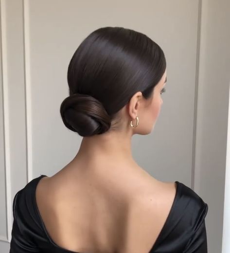 Medium Updo Hairstyles Bridesmaid, Bun Hairdo Wedding, Slicked Back Updo Wedding Hairstyles, Aristocratic Hairstyles, Slick Bridal Hair, Sleek Bun For Wedding, Wedding Hair Sleek Bun, Sleek Hair Wedding, Hairdo Wedding Bridesmaid