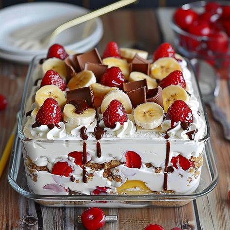 Banana Split Cake Recipe, Banana Split Recipes, Banana Split Pie, Cake With Layers, Bake Banana, Banana Split Cake, Split Cake, Banana Split Dessert, Jello Cake