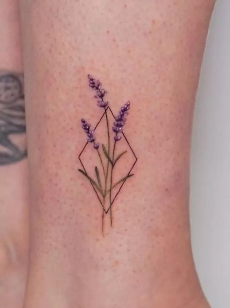 11 Meaningful Lavender Tattoos: Be Positive And Join The Trend! Lavender Tattoos, Purple Flower Tattoos, Dragon Tattoo Arm, Delicate Tattoos For Women, Thistle Tattoo, Pride Tattoo, Lavender Tattoo, Wildflower Tattoo, Beautiful Flower Tattoos