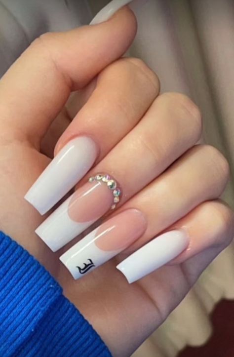 Nails With Initial E On Them, Acrylic Nails With E Initial, E Initial On Nails, Initial E Nails, French Nails With Letters Initials, Nails Ideas Initials, O Initial Nails, Nails With S Initial, E Initial Nails