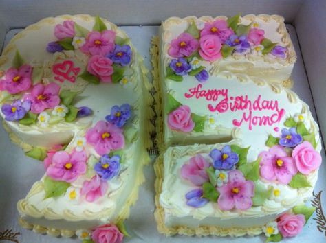 Flowers for a 95th birthday cake 95 Birthday Cake, Cupcakes Ideas Birthday, 95th Birthday Party Ideas, 95th Birthday Cake, Diy Frosting, Grandmas Birthday Party, 90th Birthday Party Decorations, Roaring 20s Birthday, Birthday Decorations Ideas