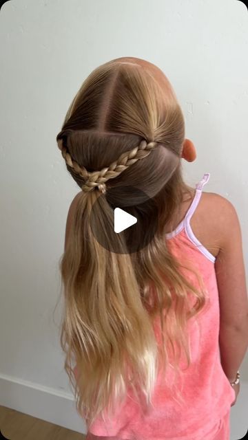 Hairstyle For Kids Long Hair, Hair Styles For 8 Year Girl, Kid Hair Styles Easy, Christmas Toddler Hair, Kids Cheerleading Hairstyles, First Grade Hairstyles Girl, Christmas Bow Hairstyle, Hairstyles For 7 Year Girl, Half Up Kids Hairstyles