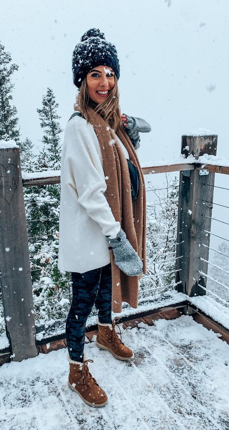 Must Have Affordable Winter Outfits from The Lo Meyer Blog Winter Gear Outfits, Womens Cozy Winter Outfits, Winter Lodge Outfits, Idaho Winter Outfits, Weekend Winter Outfit, Tennessee Winter Outfits, Montana Winter Outfits, Snowy Weather Outfits, Park City Utah Winter Outfits