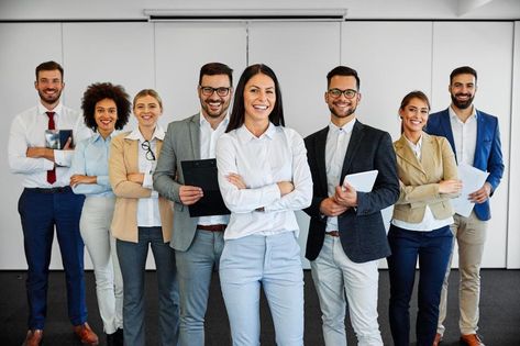 How To Keep Your Best Employees Employee Recruitment, Team Photography, Office Team, Small Business Administration, Business Photoshoot, Good Employee, Dale Carnegie, Team Photos, Job Board