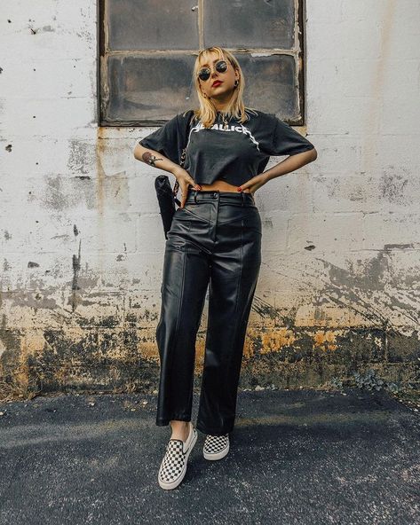 𝓷𝓲𝓬𝓸𝓵𝓮 𝓪𝓵𝔂𝓼𝓮 (@nicolealyseee) • Instagram photos and videos Rock N Roll Outfit, Thrift Bundle, Nicole Alyse, Girlfriend Aesthetic, Neo Grunge, Alternative Aesthetic, Rockstar Girlfriend, Look Rock, Pastel Outfit