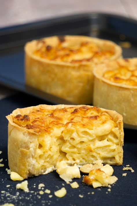 Macaroni Cheese Pie, Scottish Macaroni Pie, Scottish Thanksgiving Recipes, Macaroni And Cheese Pie, Scottish Pie, Scottish Meat Pie Recipe, British Food Recipes, Scotch Pie Recipe, Scottish Scran