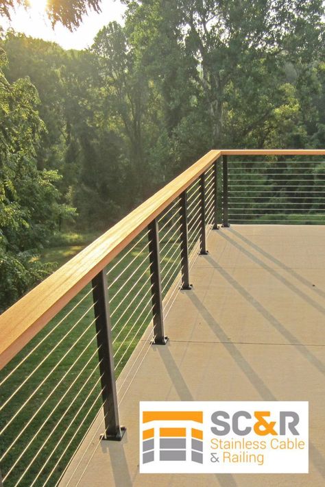 Elevated Deck Designs, Reling Design, Deck Railing Diy, Cable Railing Deck, Balustrade Design, Patio Railing, Deck Railing Design, Wood Handrail, Cable Railing Systems